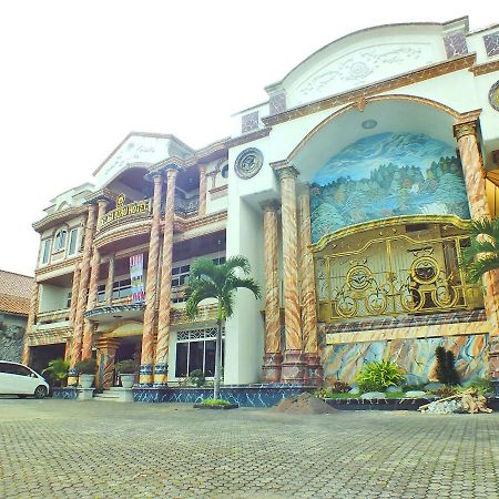 Delaga Biru Convention Hotel Bogor Buitenkant foto