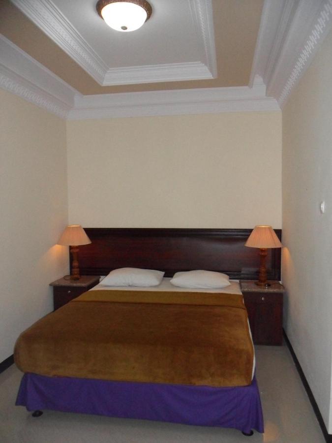 Delaga Biru Convention Hotel Bogor Buitenkant foto