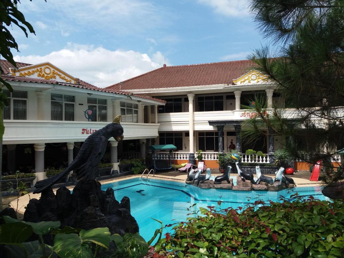 Delaga Biru Convention Hotel Bogor Buitenkant foto