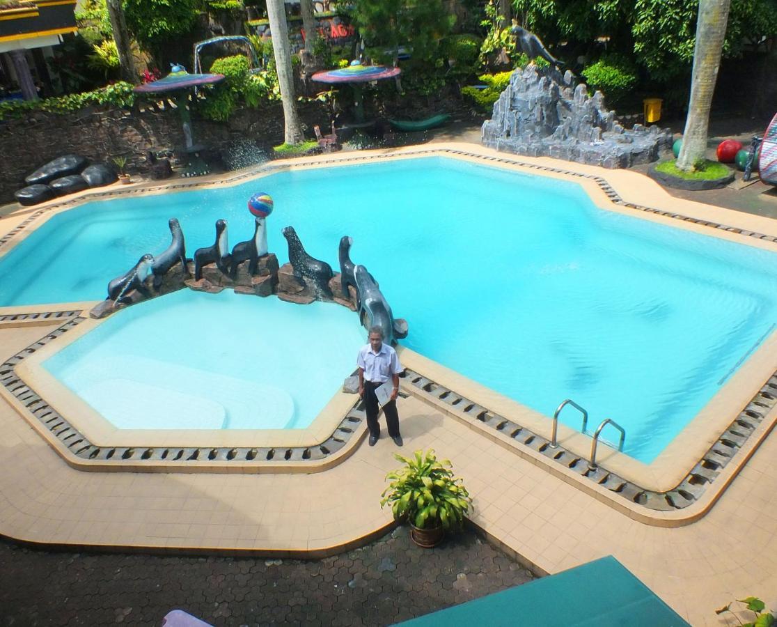 Delaga Biru Convention Hotel Bogor Buitenkant foto