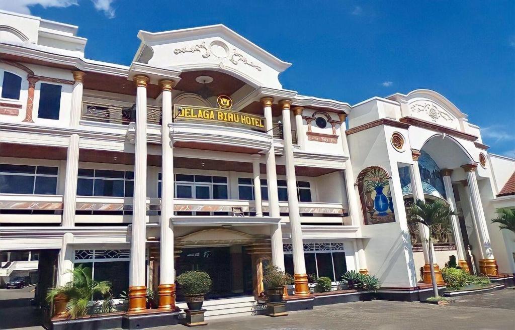Delaga Biru Convention Hotel Puncak Buitenkant foto